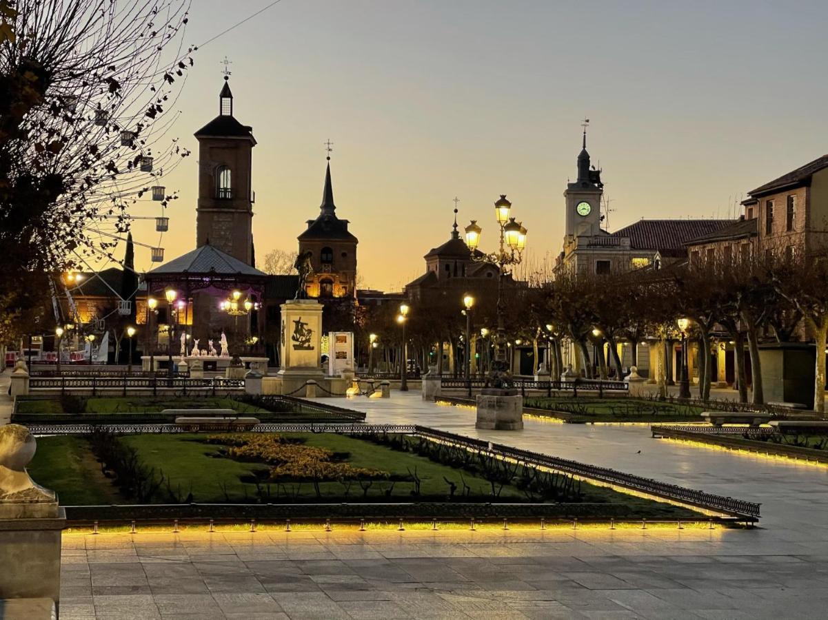 Sonar En La Plaza Cervantes 2 Alcalá de Henares Exteriér fotografie